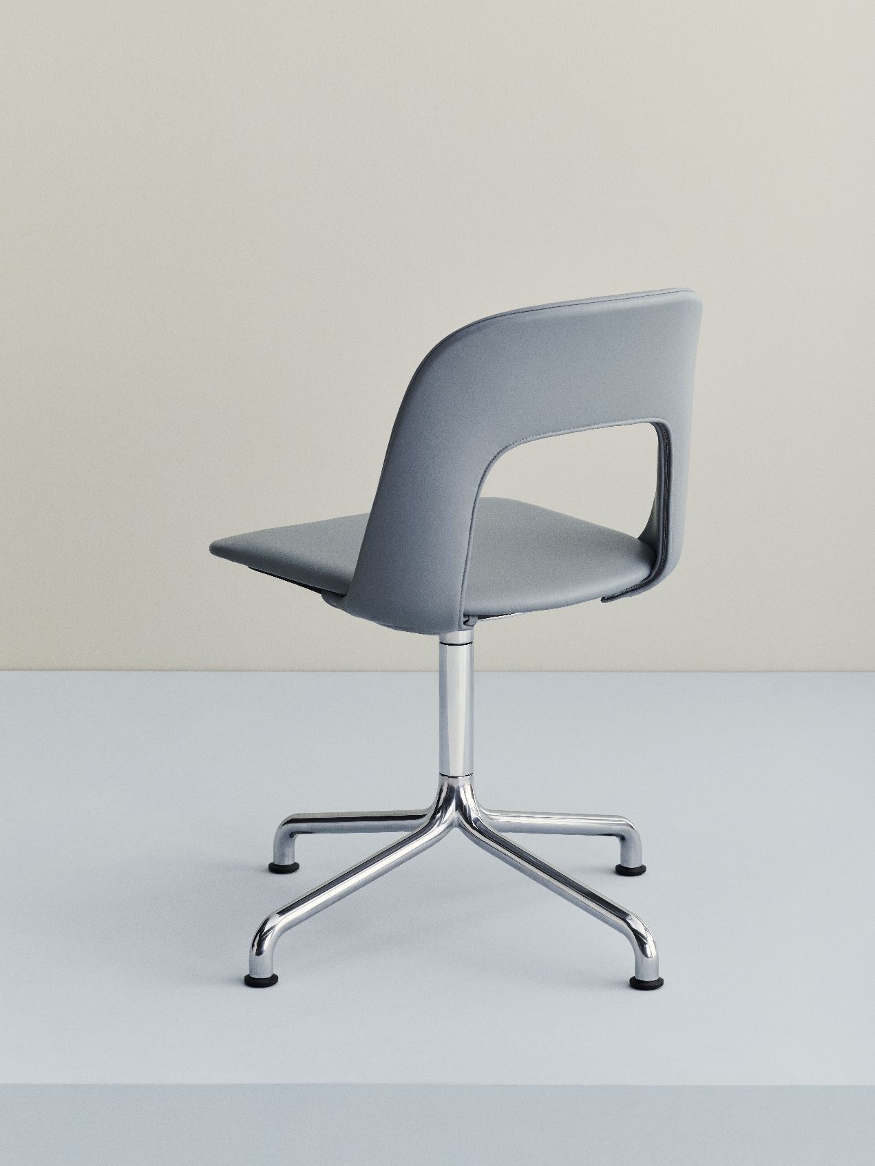 Layout Side Chair 154 draaistoel met vierpoot Hay
