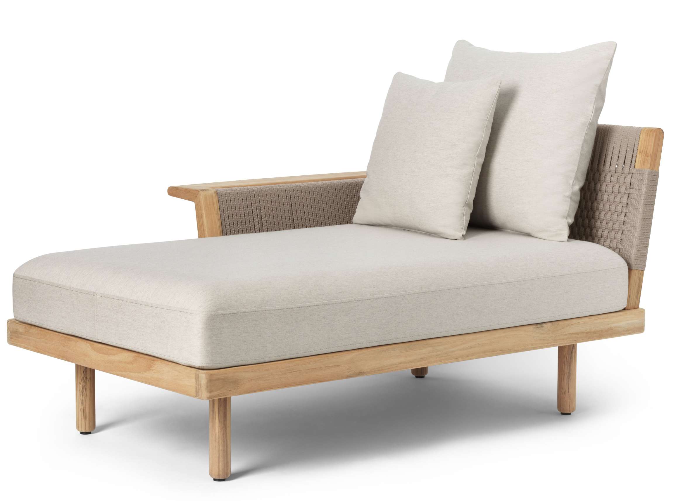 E540 Embrace Outdoor Sofa mit Seitenlehne und Beistelltisch von Carl Hansen & Søn.