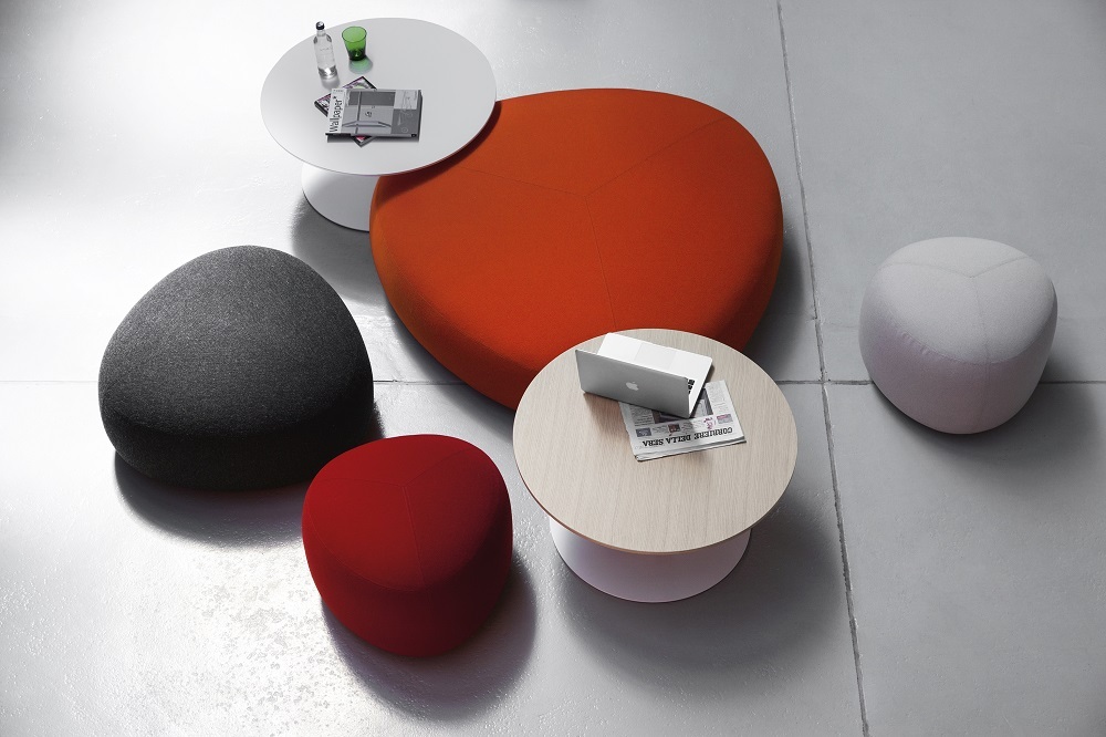 Kipu Sitzkissen in verschiedenen Farben und Größen als flexible Sitzmöbel und Hocker.