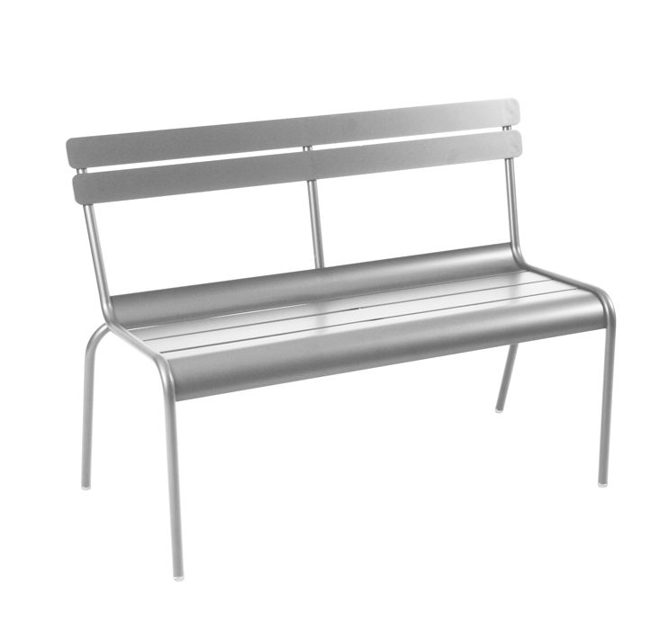 Silberne Luxembourg Bank von Fermob für den Außenbereich, moderne Gartenbank aus Metall.