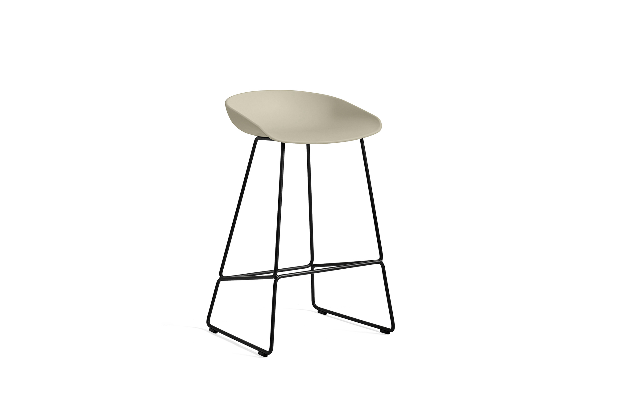Hay AAS 38 Barhocker in Beige mit schwarzem Stahlgestell, moderner skandinavischer Barstuhl.