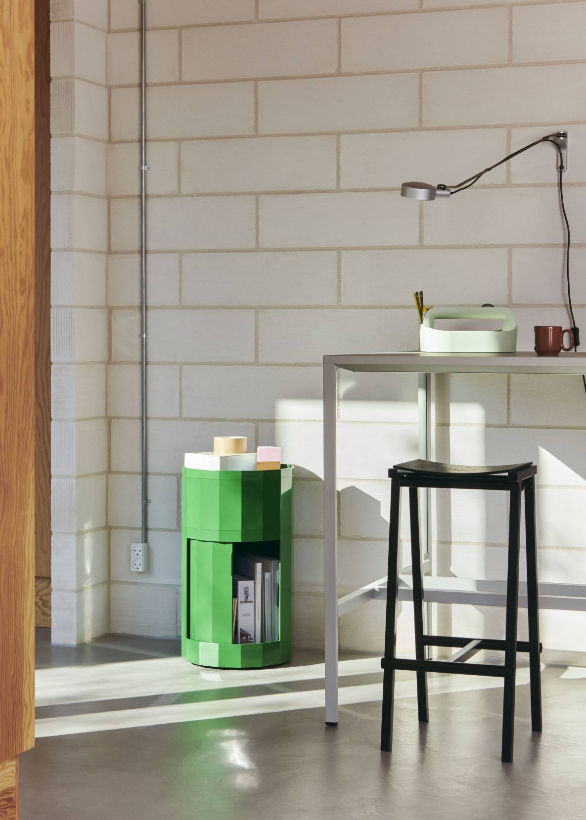 Facet-kast High met veel opbergruimte Hay Misty grey