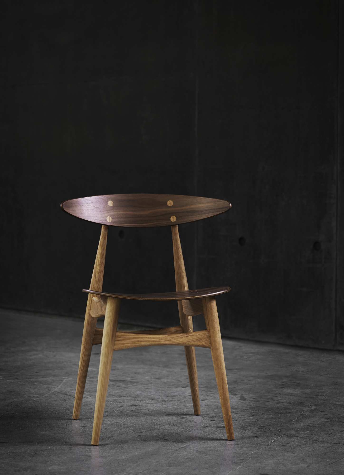 CH33 Stuhl von Carl Hansen: Holzstuhl, ungepolstert, skandinavisches Design, Esszimmerstuhl, hochwertige Verarbeitung.
