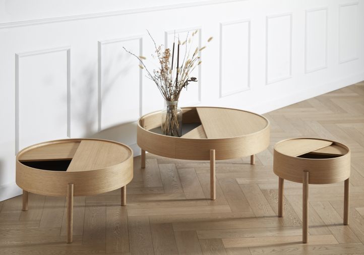 Arc Couchtisch aus geölter Eiche von Woud, drei runde Tische mit Stauraum im minimalistischen Design.