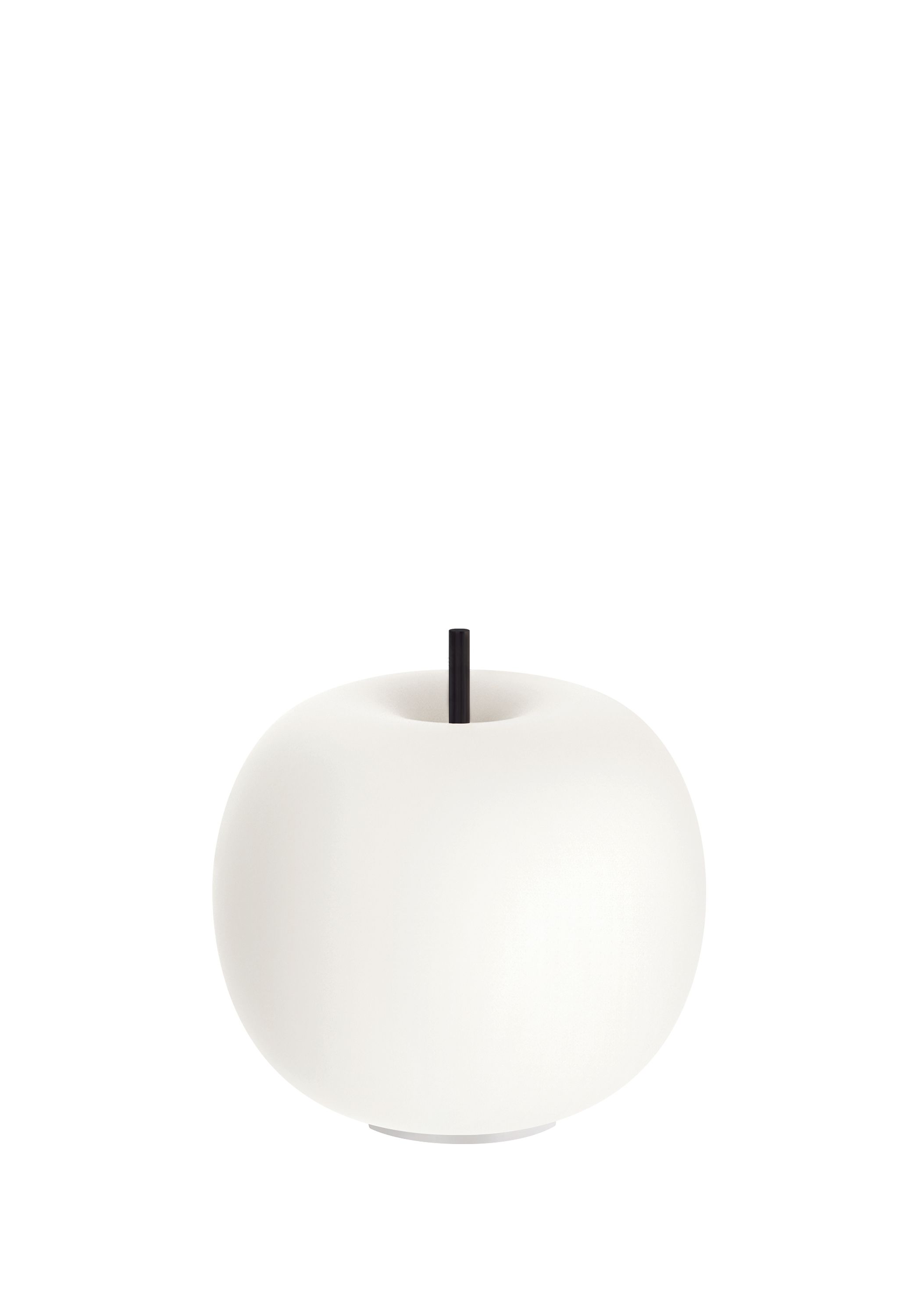 Weiße Kushi Tischleuchte von Kdln, modernes Design, Apfelform mit schwarzem Stiel, stimmungsvolle Beleuchtung.
