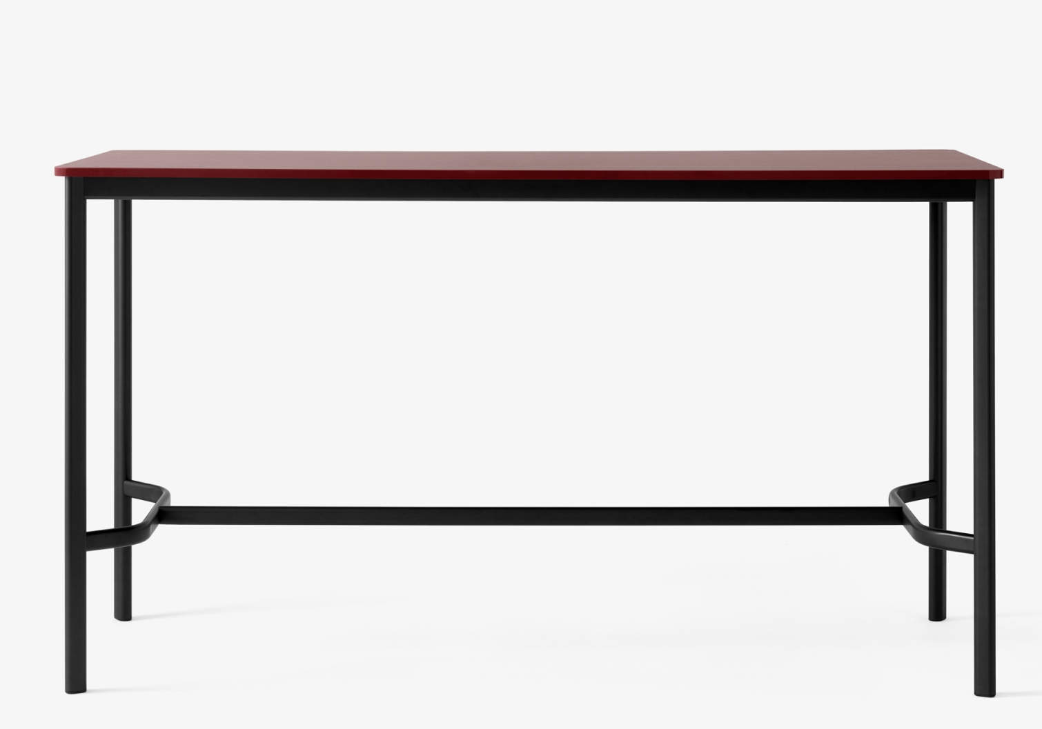 AndTradition Drip High Table Stehtisch mit bordeauxroter Tischplatte und schwarzem Metallgestell, frontal aufgenommen.