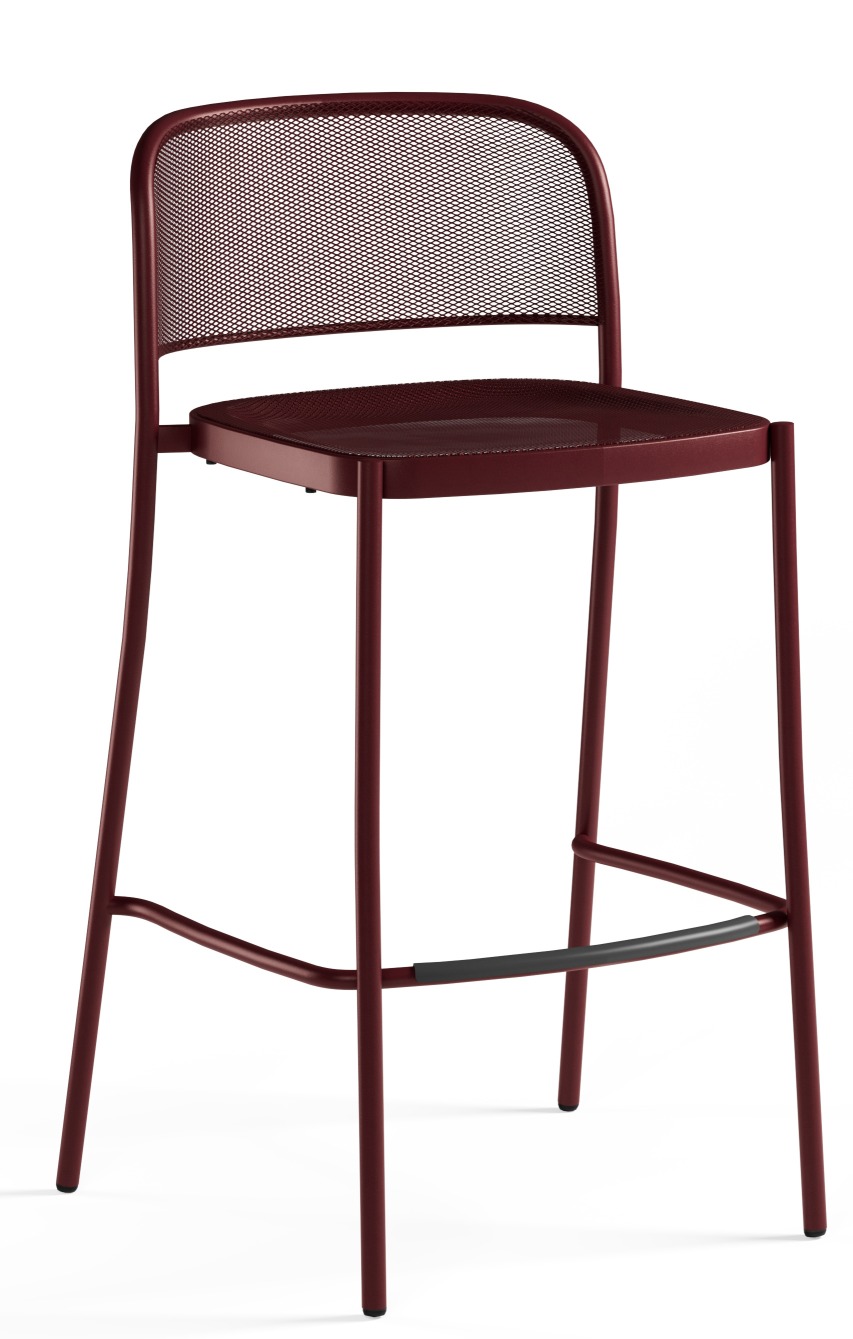 Café Barstool Barhocker von Emu für den Außenbereich, rot, mit Fußstütze und Rückenlehne aus Metallgitter.