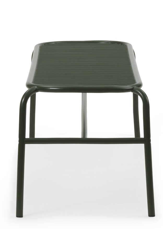 Nahaufnahme der grünen Normann Copenhagen Vig Bank Outdoor Sitzbank mit Stahlgestell.