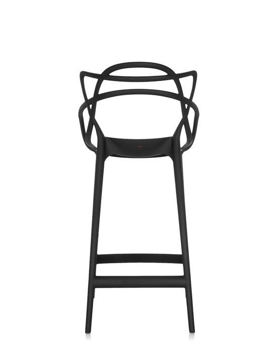 Schwarzer Masters Barhocker von Kartell mit geschwungenen Rückenlehnen und minimalistischem Design für moderne Küchen und Bars.