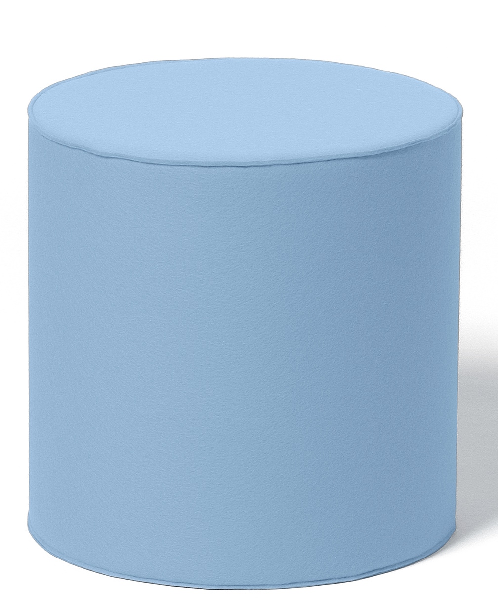 Blauer, runder Sitzhocker aus Stoff, ideal als Fußhocker oder Beistelltisch für moderne Wohnräume.