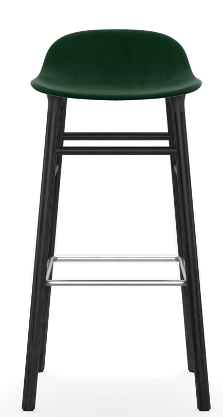 Normann Copenhagen Form Barhocker, 75 cm hoch, mit dunkelgrünem, gepolstertem Sitz und schwarzem Holzgestell.