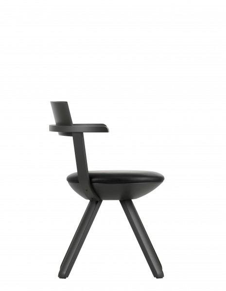 Schwarzer KG002 Rival Schreibtischstuhl von Artek, modernes Design mit drei Beinen und Leder Sitzfläche.