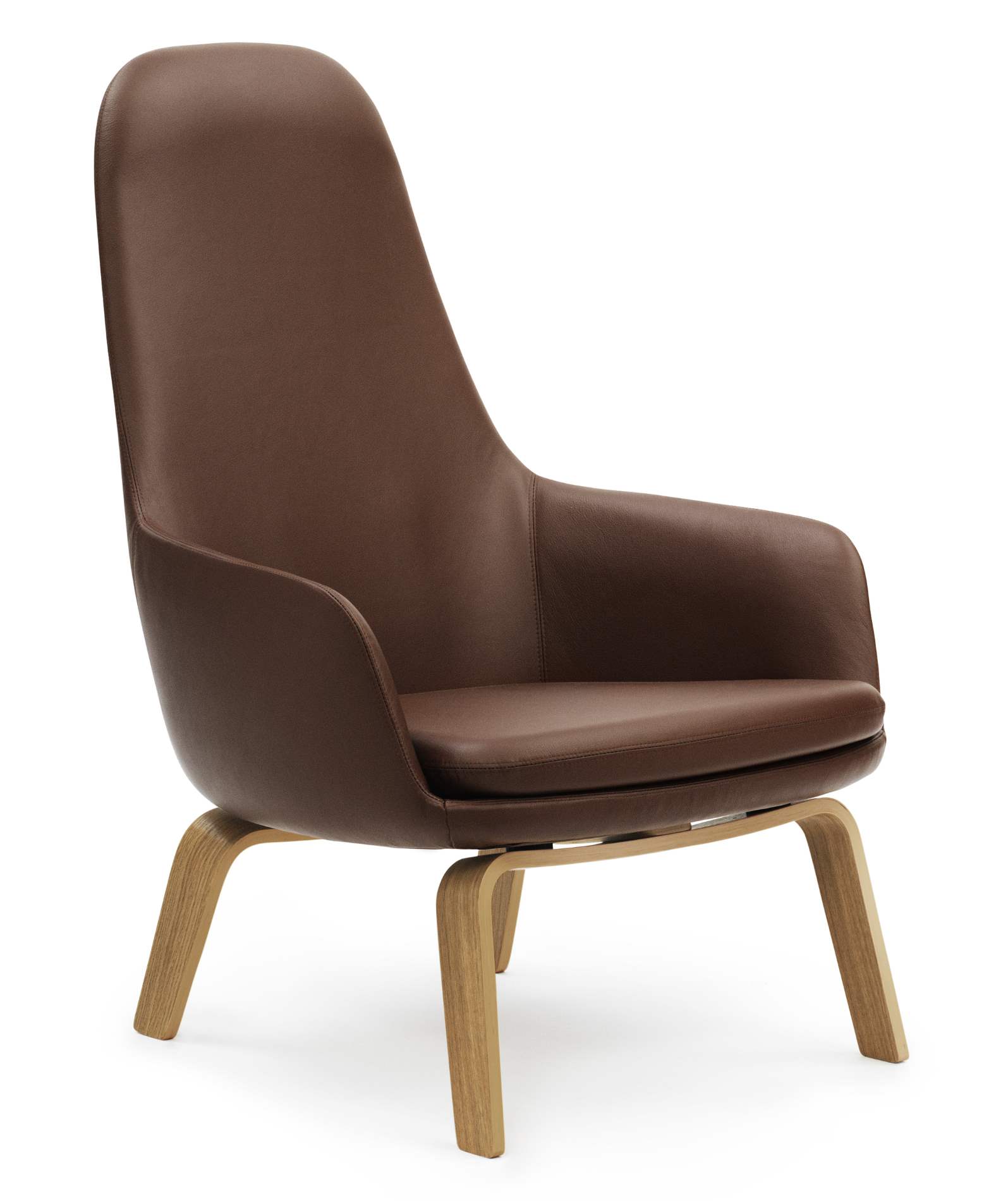 Brauner Era Lounge Chair Sessel mit hoher Rückenlehne und Holzgestell von Normann Copenhagen.