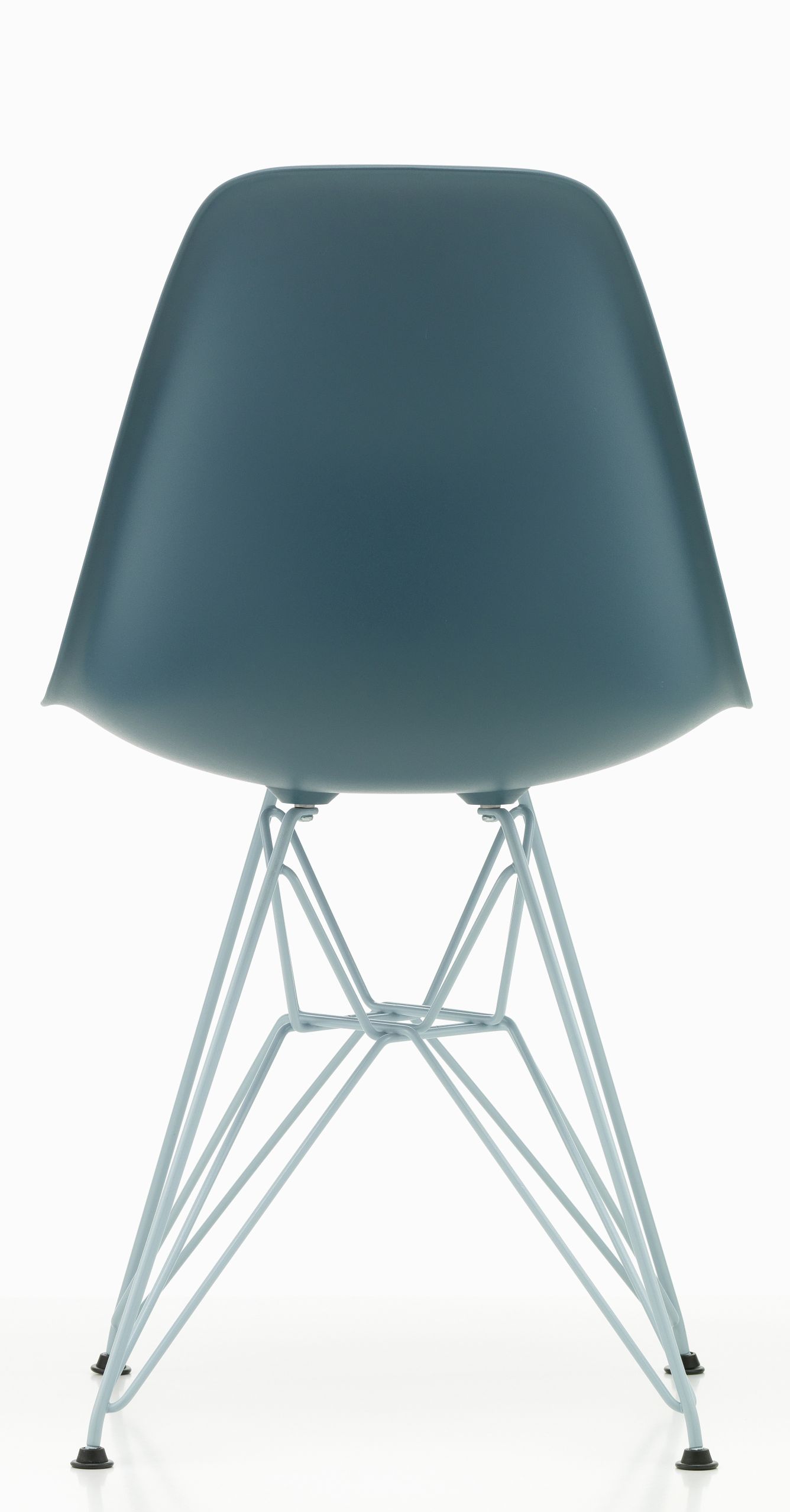 Rückansicht des Eames Plastic Side Chair DSR Stuhl in Monoton von Vitra mit verchromtem Drahtgestell.