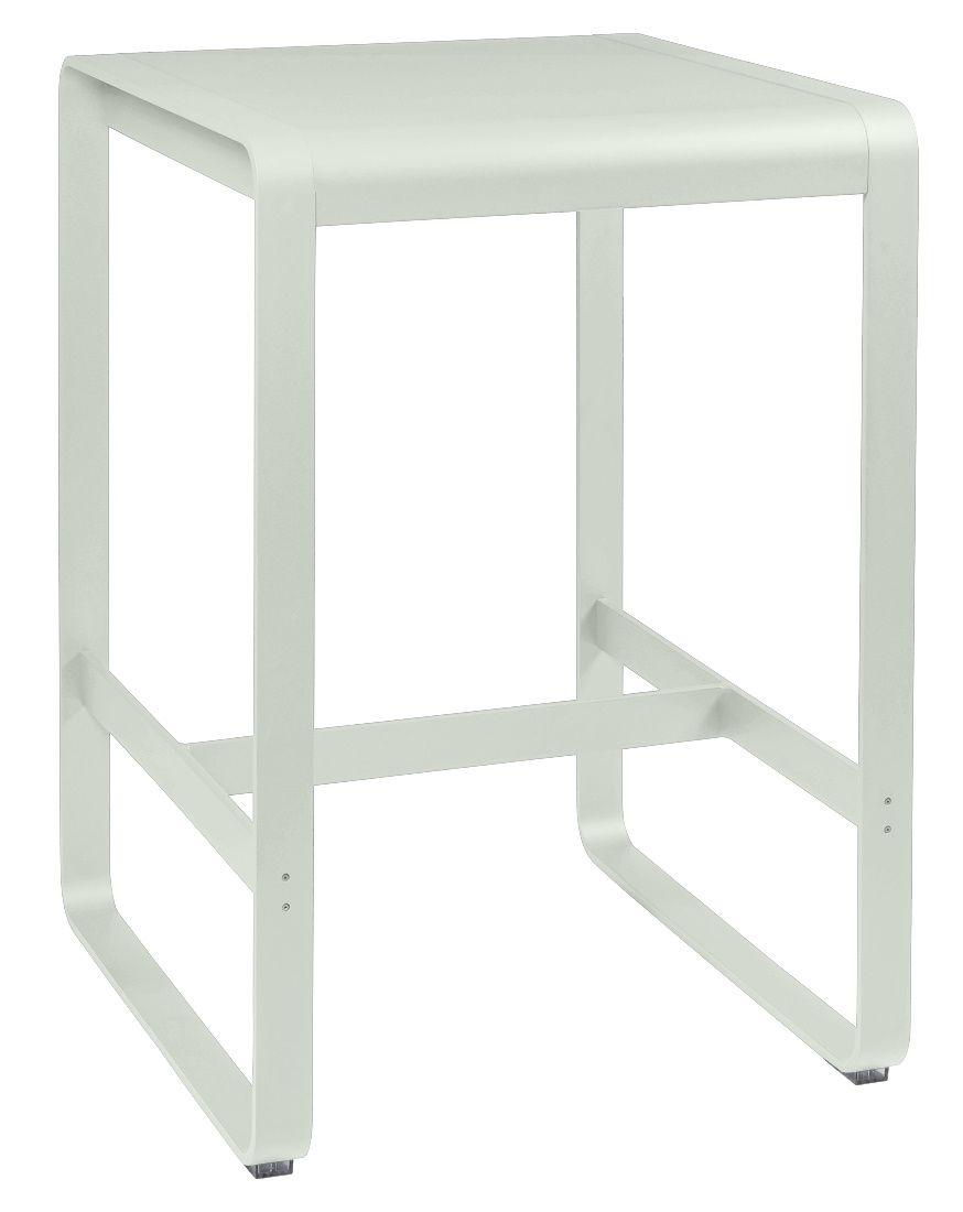 Weißer Bellevie Outdoor Stehtisch von Fermob, ideal für Garten, Terrasse und Balkon.