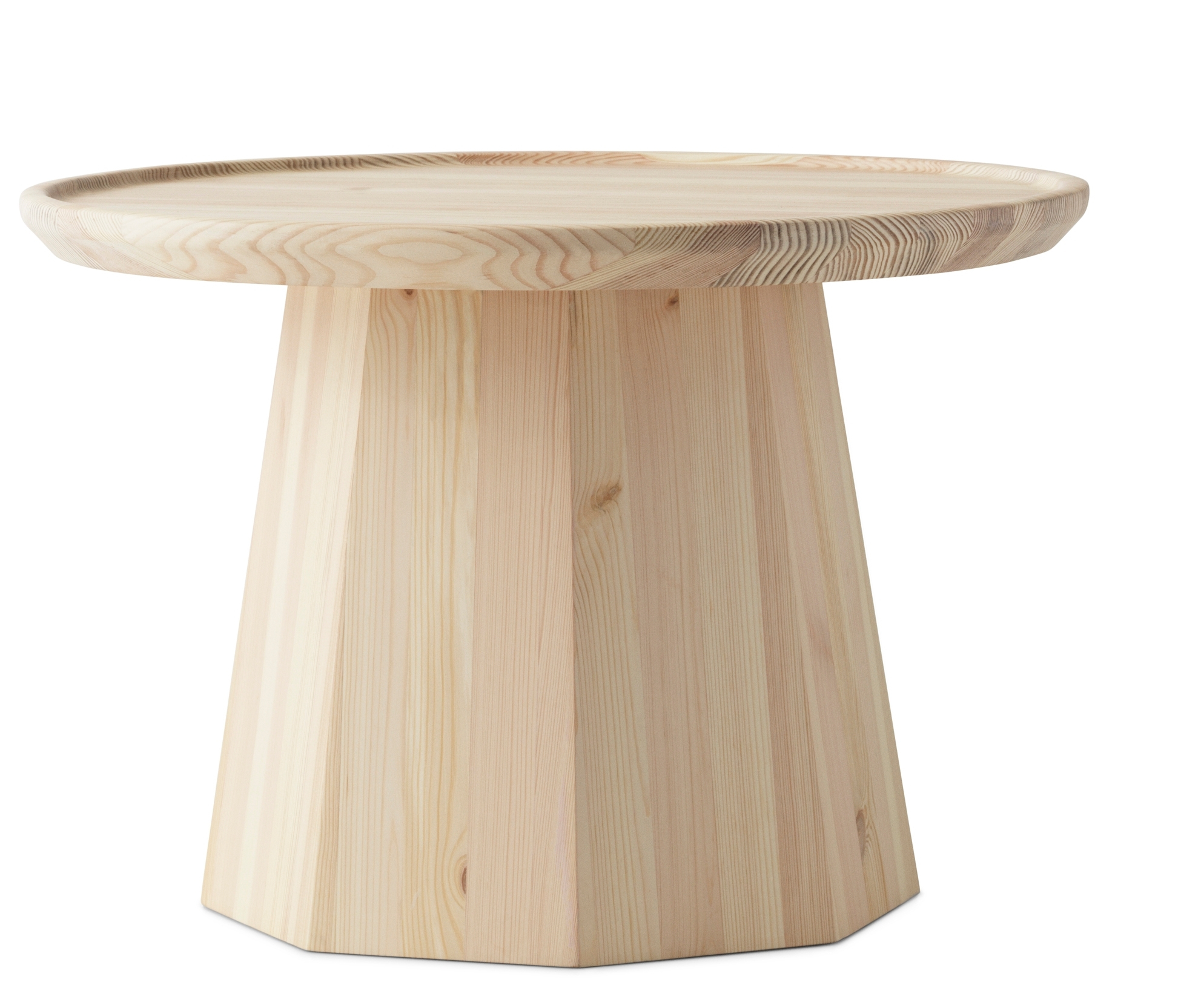 Normann Copenhagen Pine Table, großer Beistelltisch aus hellem Kiefernholz mit runder Tischplatte.