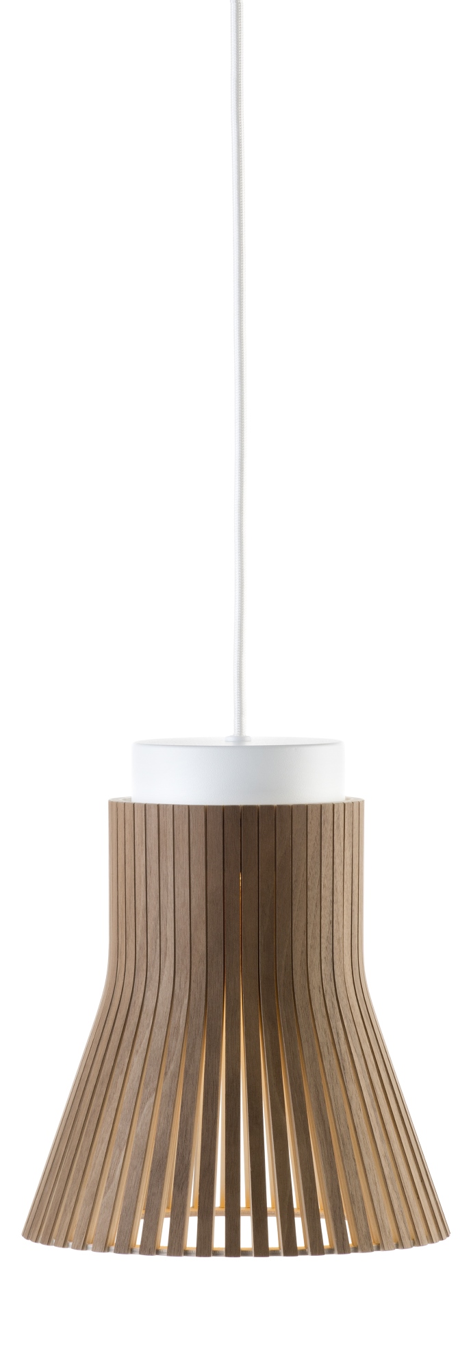 Petite 4600 Pendelleuchte von Secto Design in Walnuss, moderne Holzlampe für Wohnräume.
