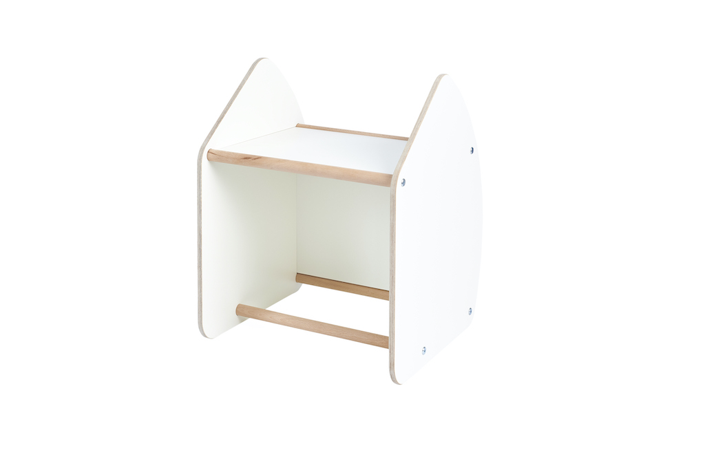 Tojo Kids Multi: Weißer Kindertisch und Hocker aus Holz, vielseitig einsetzbar und robust.