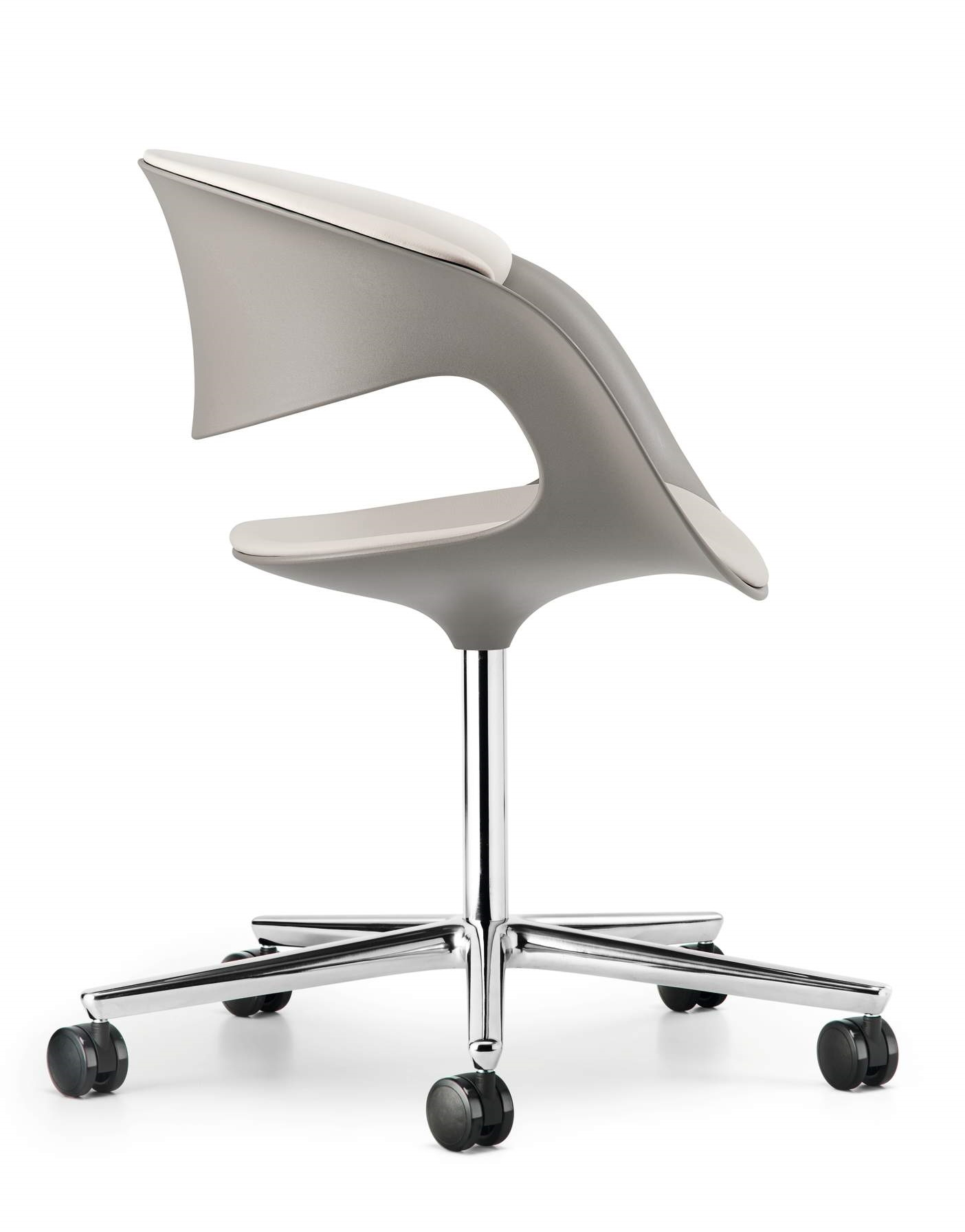 Walter Knoll Lox Drehstuhl in Grau und Weiß mit Chromfußkreuz und Rollen, seitliche Ansicht.