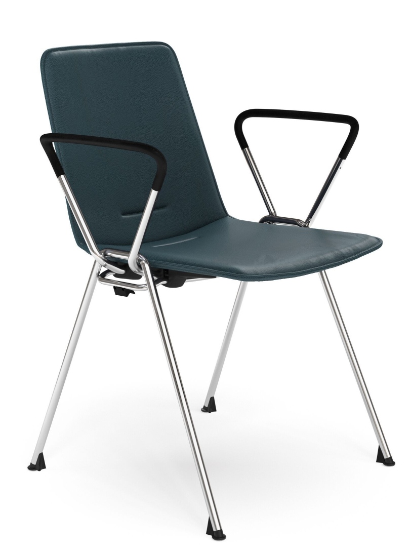 1651 Yunity Armchair von Walter Knoll, blauer Armlehnstuhl mit verchromten Beinen und schwarzen Armlehnen.