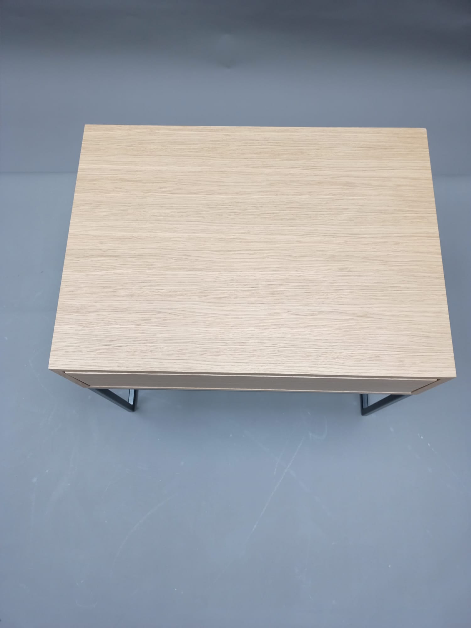 Dina bijzettafel NATUUR EIK Jan Kurtz EXEMPLAAR MET GEBREKEN 