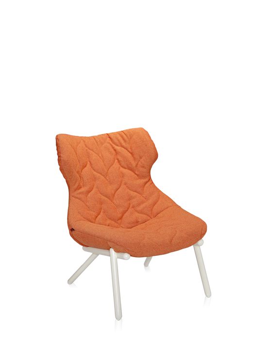 Oranger Kartell Foliage Sessel mit Blattmuster und weißen Beinen, moderner Design-Sessel für Wohnzimmer.