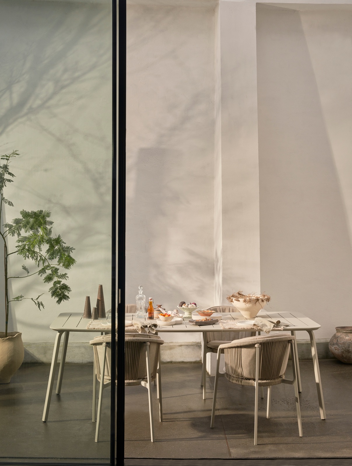 VIPP732/VIPP733 Lagrasse eettafel voor buiten Vipp