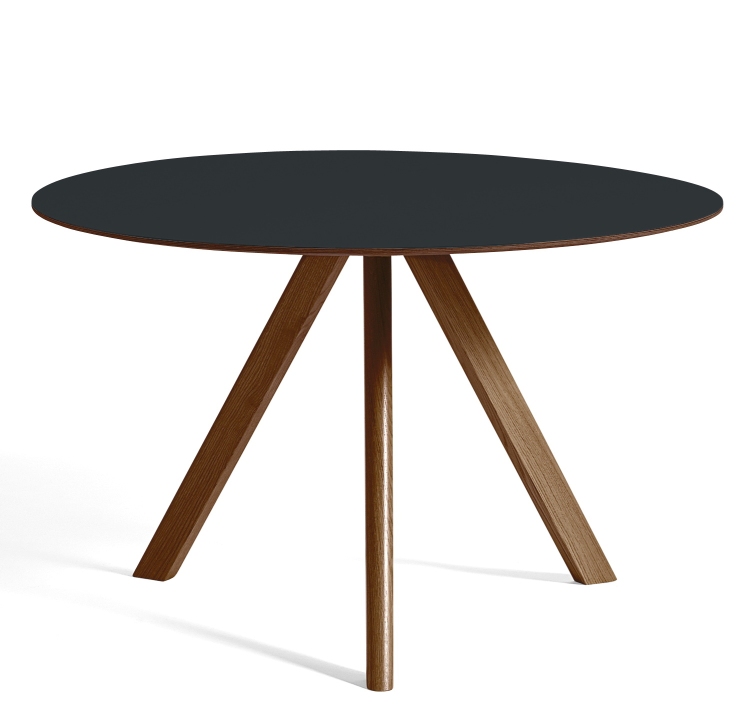 Runder Copenhague Table CPH 20 Tisch von Hay mit dunkler Tischplatte und Holzbeinen.