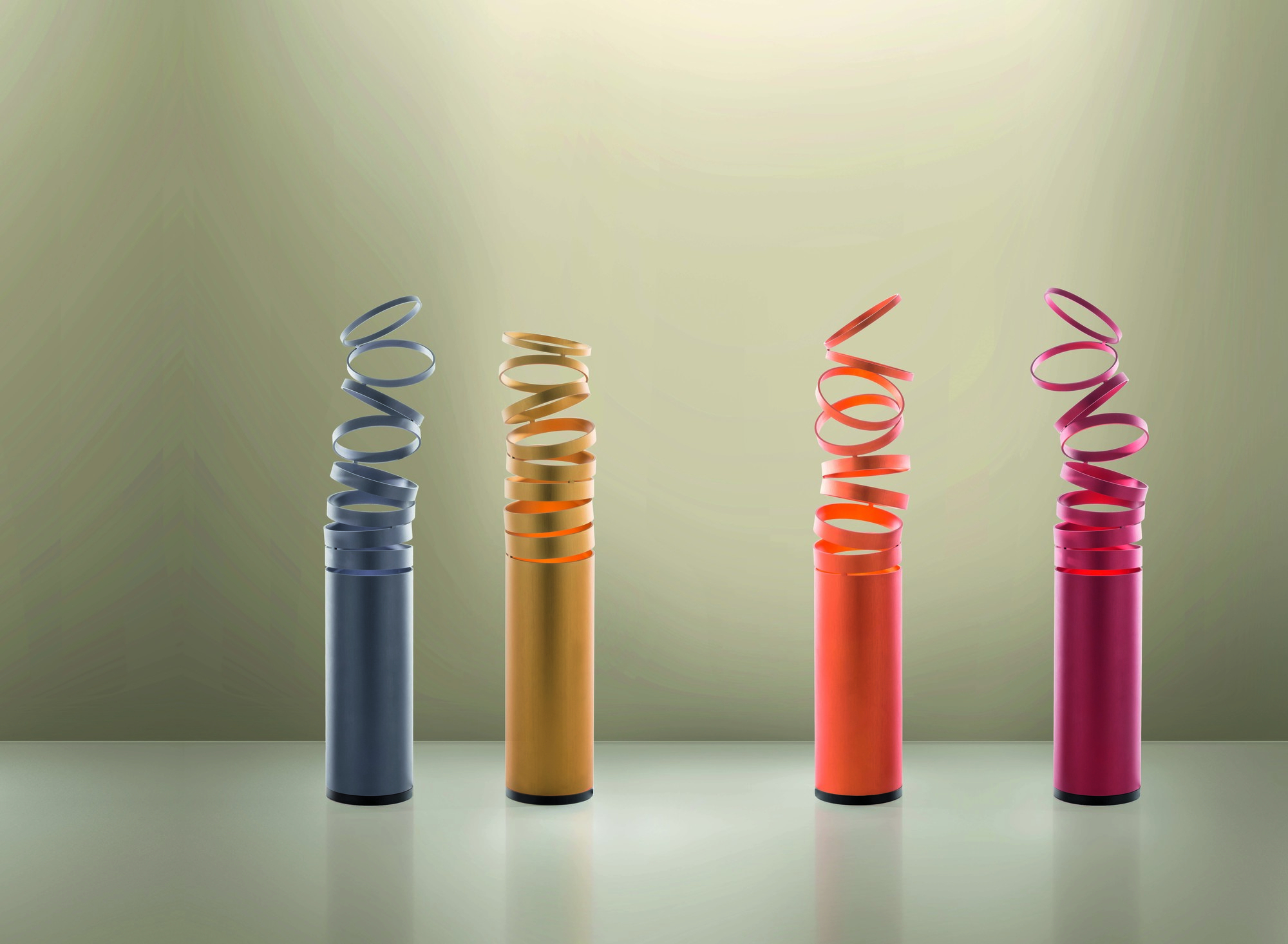 Artemide Decompose' Tischleuchte in Blau, Gold, Orange und Pink, modernes Design, Lichtobjekt.