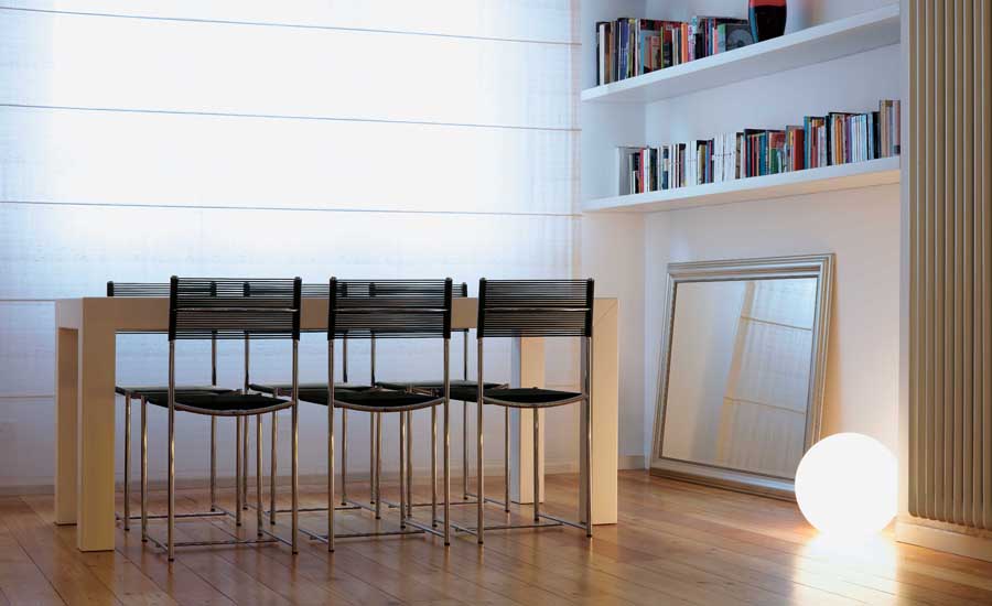 Spaghetti Chair 101 Stuhl in Schwarz mit transparentem PVC, moderner Designstuhl für Esszimmer.