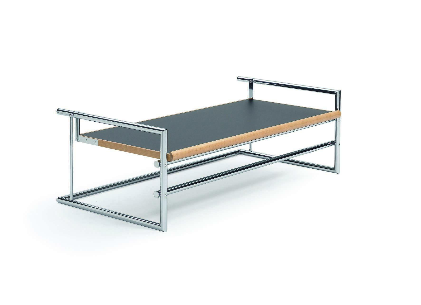 Menton Tisch von ClassiCon mit Chromgestell, Holzrahmen und grauer Tischplatte. Design Beistelltisch.
