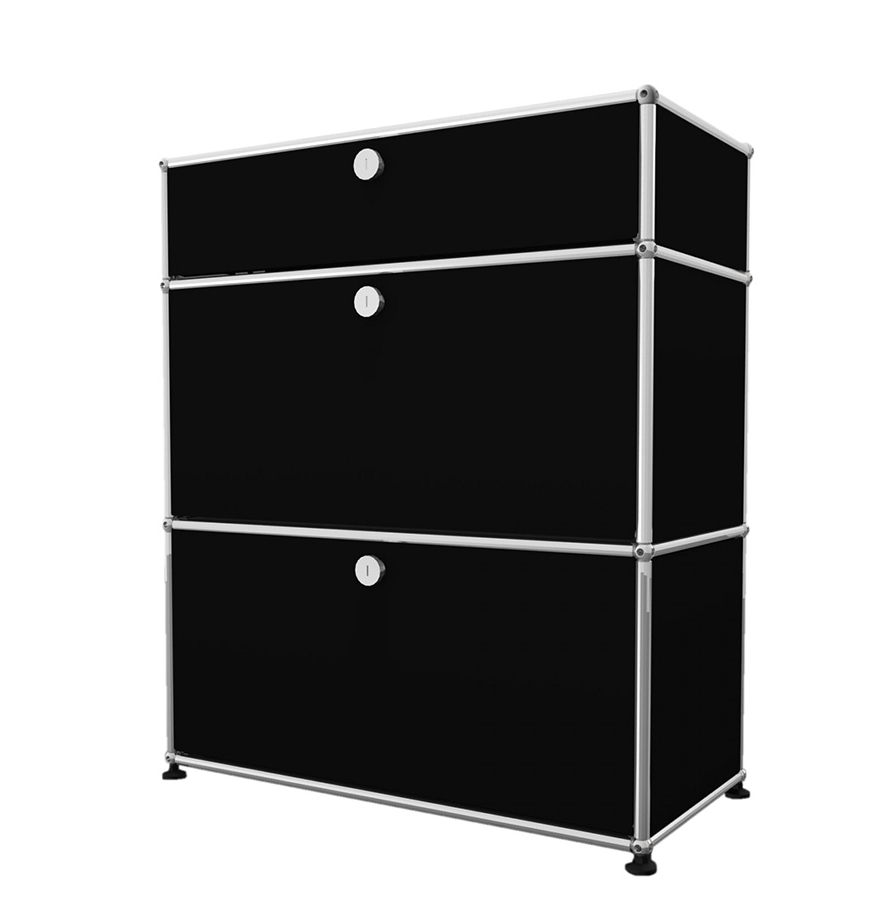 USM Haller Highboard in Rubinrot mit zwei Klappen, modernes Designmöbel für Wohnzimmer und Büro.
