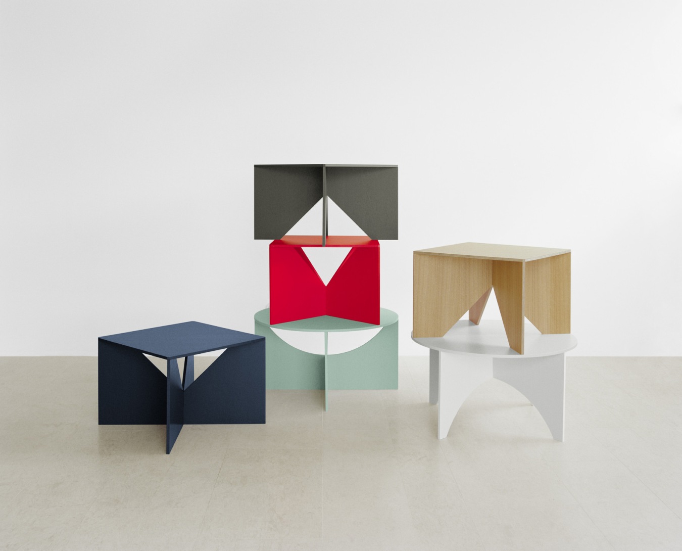 Verschiedene moderne Beistelltische in Blau, Grau, Rot, Grün, Weiß und Holz, minimalistisches Design für Wohnzimmer.