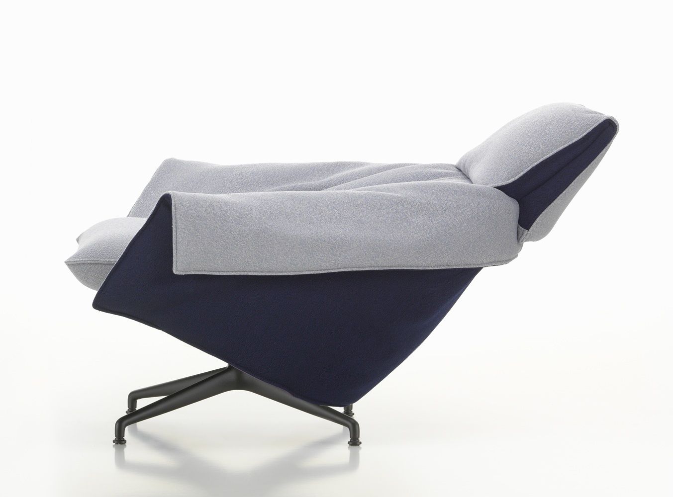 Bascule Fauteuil met hoge rugleuning en voetenbank Vitra