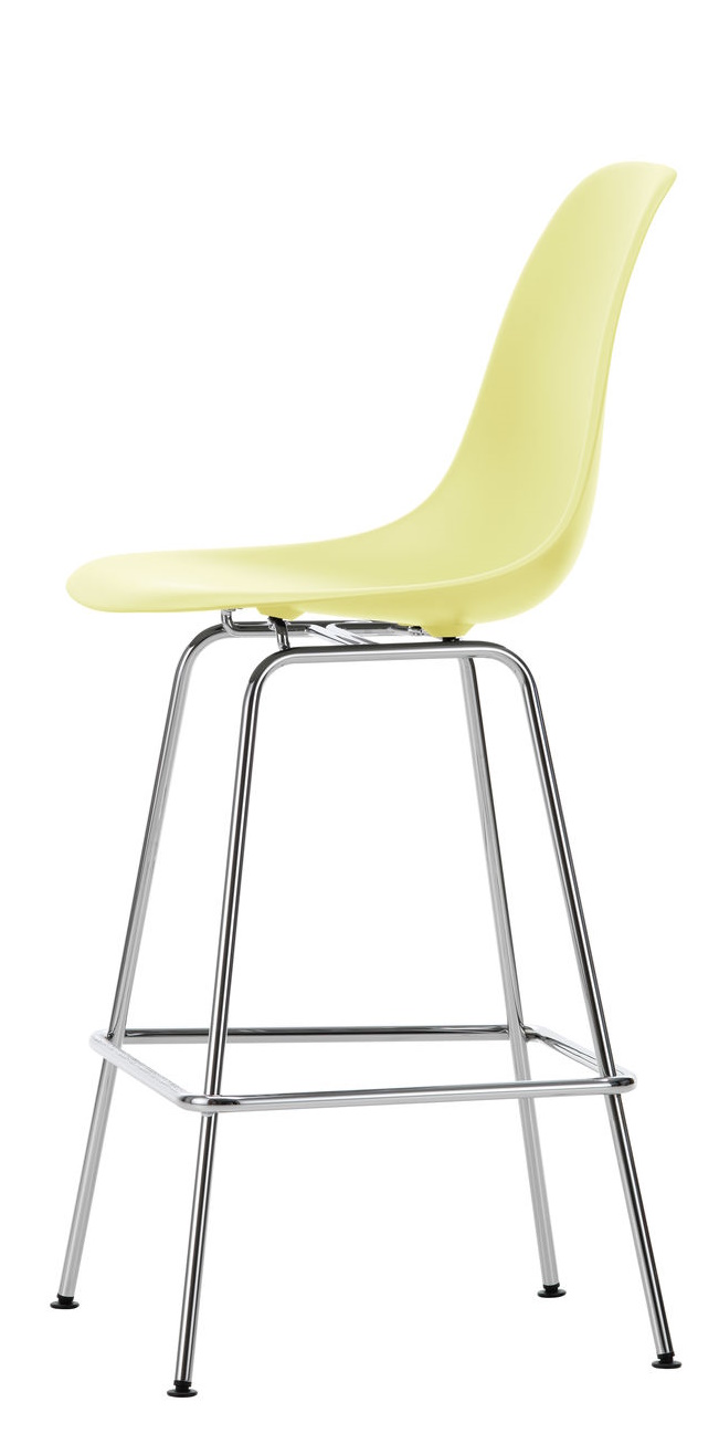 Eames Plastic Bar Stool von Vitra in Gelb mit verchromtem Gestell, moderner Barhocker.