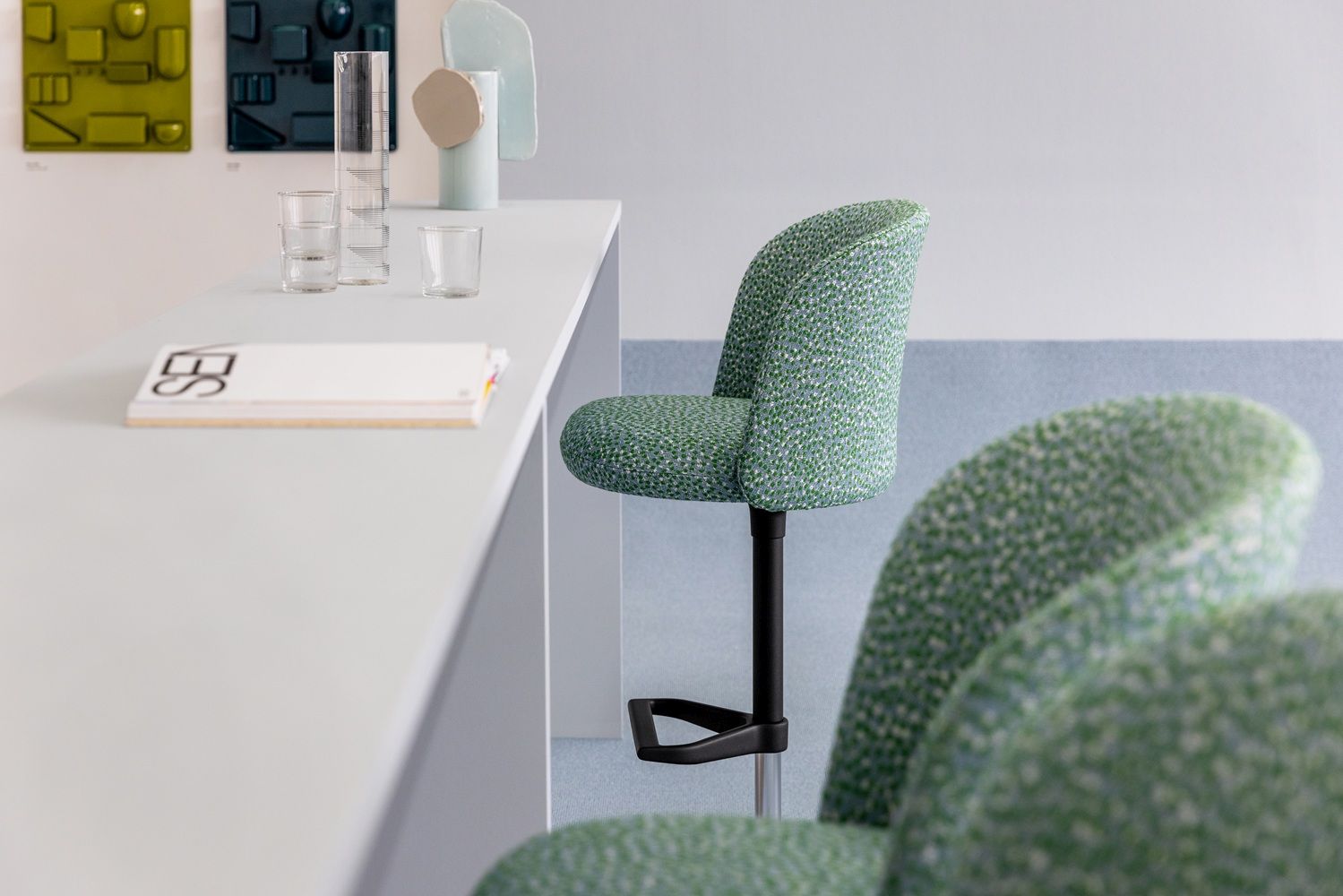 Mikado Side Chair High Stoel / Barkruk Vitra