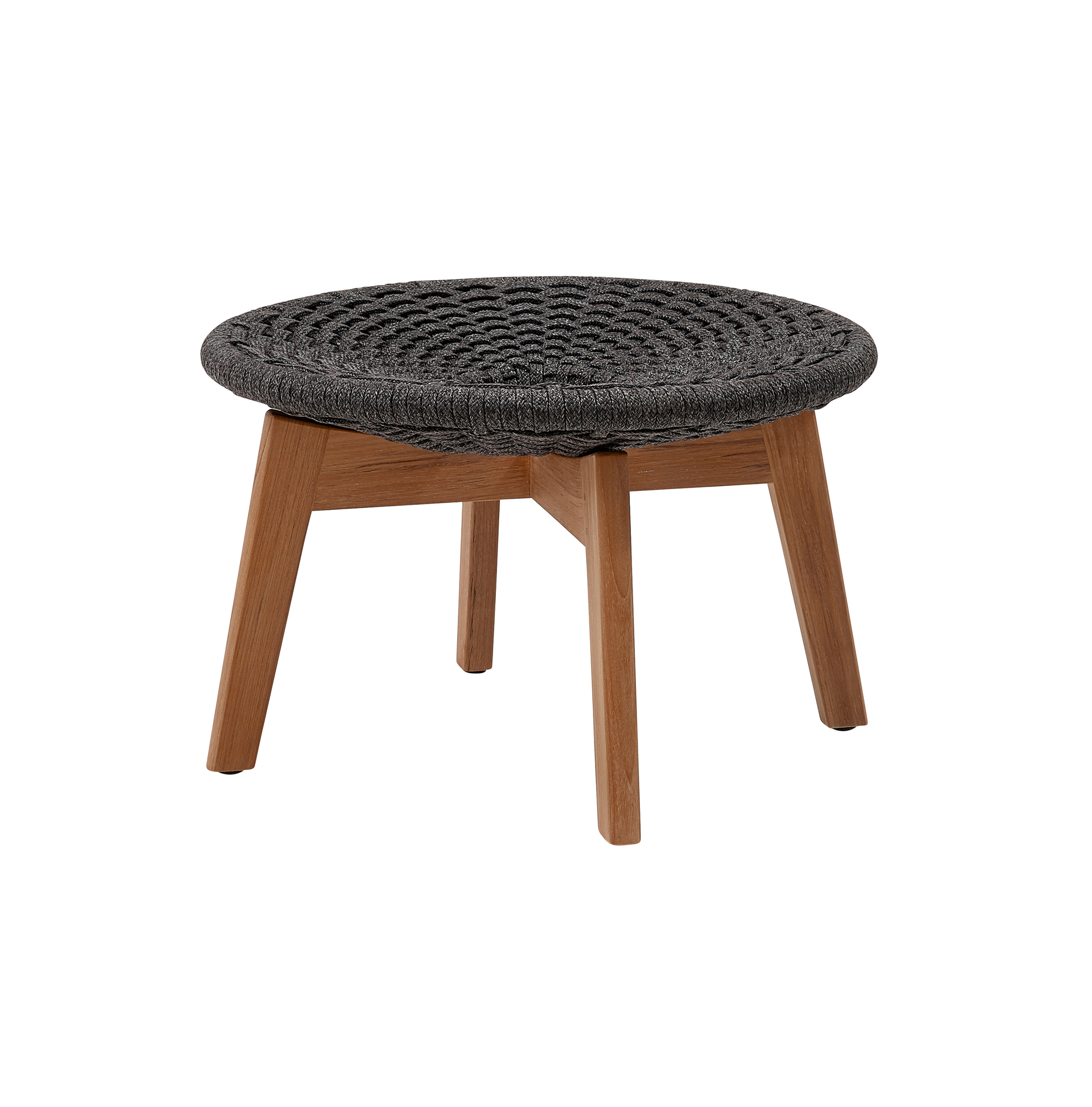 Cane-Line Peacock Hocker für den Außenbereich mit grauem Kissen und Holzbeinen.