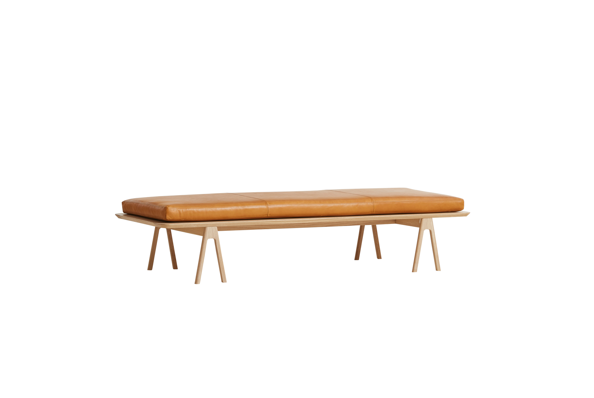 Level Daybed Liege von Woud: Eichenholzgestell mit cognacfarbenem Lederpolster. Moderne Liege für Wohnzimmer.