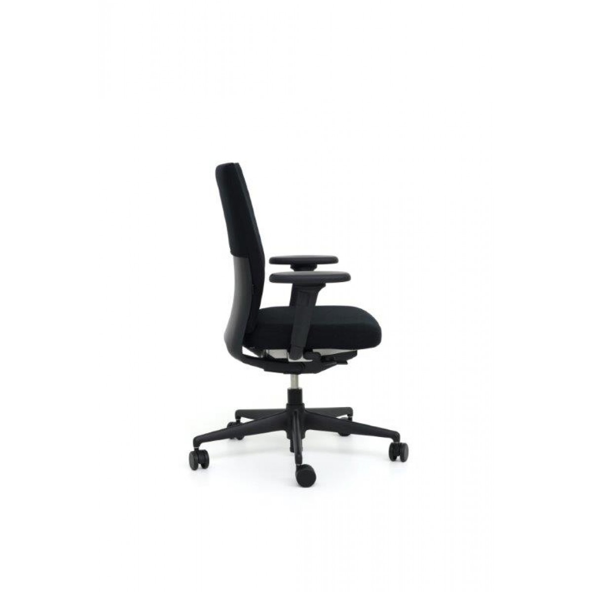 Schwarzer ID Soft Bürostuhl von Vitra, ergonomischer Drehstuhl mit Armlehnen und Rollen.
