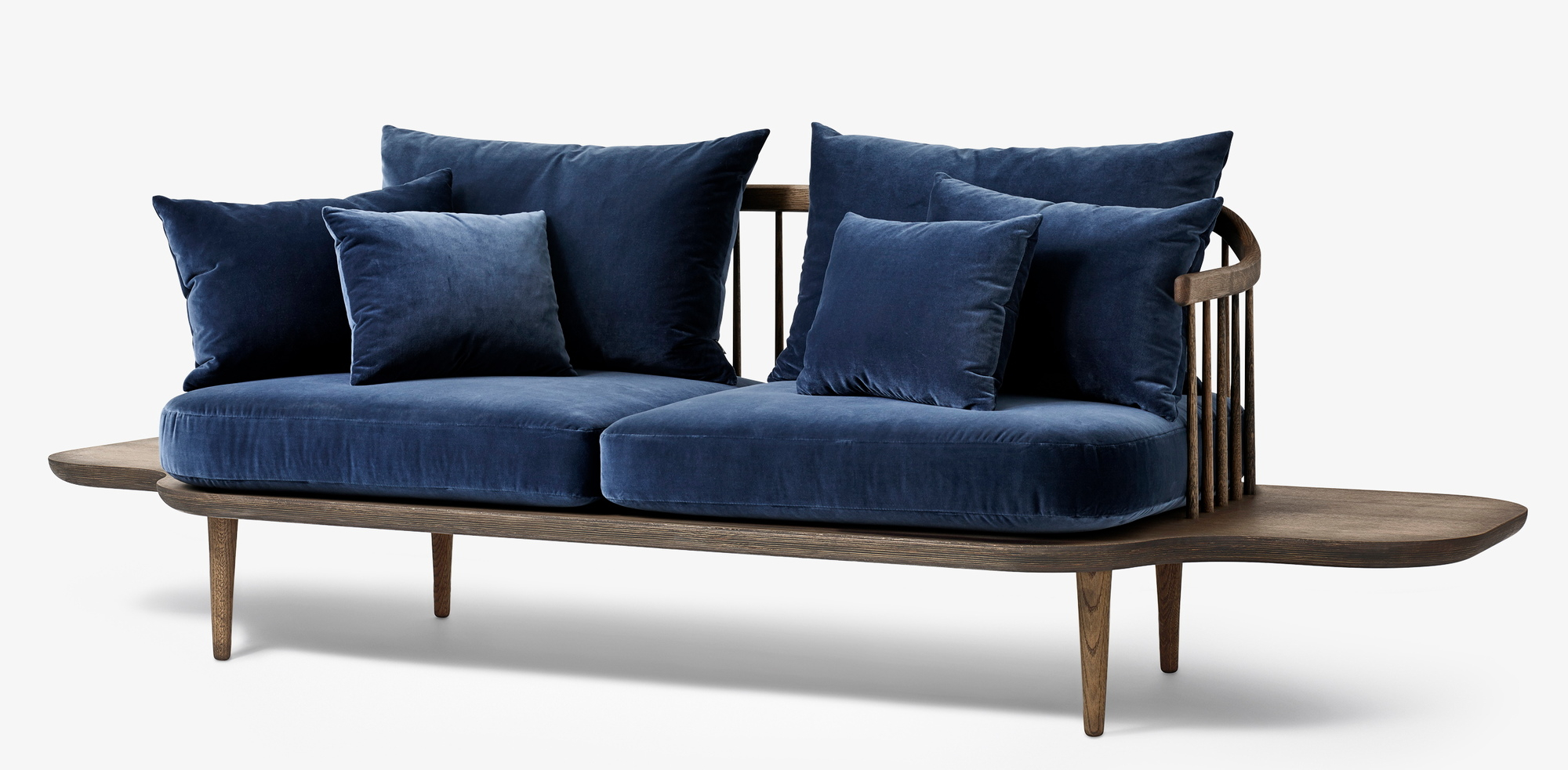 Fly Lounge Sofa, 2-Sitzer, blaues Samtpolster, Holzgestell. Modernes Sofa für Wohnzimmer und Lounge-Bereiche.