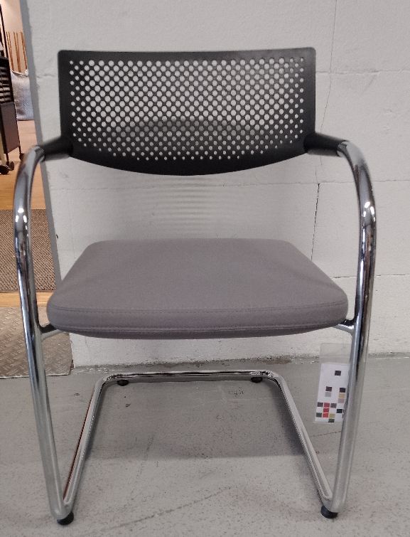 Visavis 2 kantelstoelen Vitra TENTOONSTELLINGSSTUK / TWEEDEHANDSMEUBEL