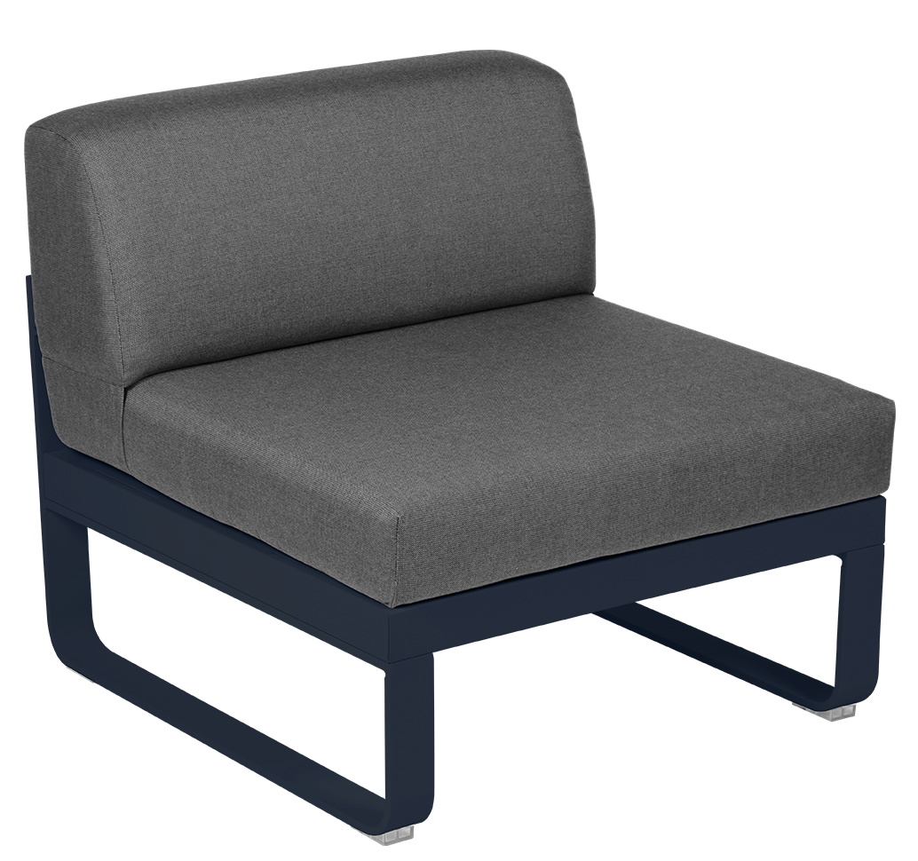 Bellevie Fermob Outdoor Sofa Mitte Modul 1-Sitzer in Anthrazitgrau, modernes Gartenmöbel mit minimalistischem Design.
