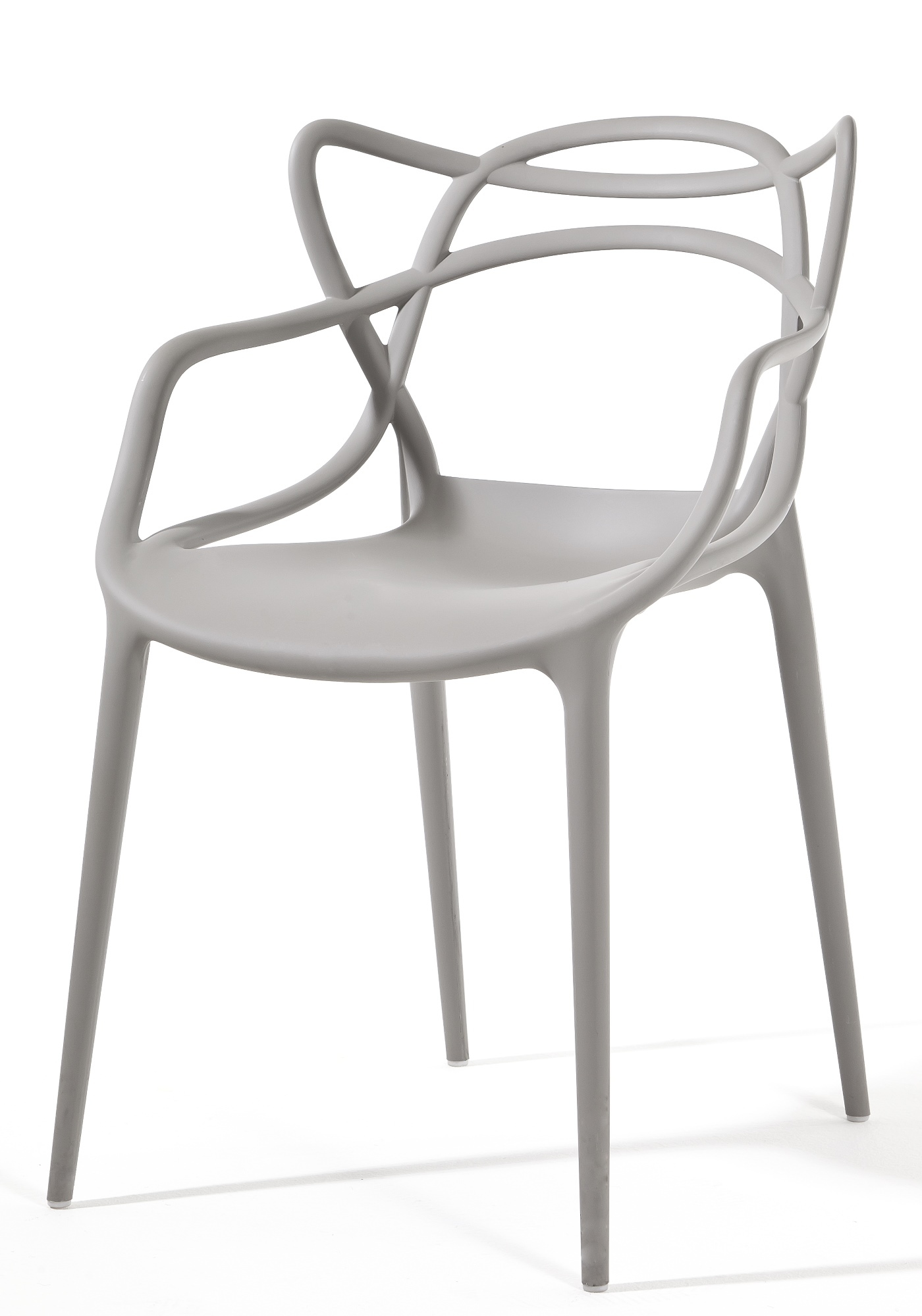 Grauer Masters Stuhl von Kartell mit Armlehnen und filigranem Design für Esszimmer und Wohnbereich.