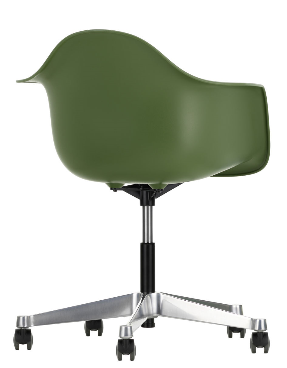 Vitra Eames Plastic Arm Chair PACC in Olivgrün, Bürostuhl mit Rollen und Aluminiumfuß.