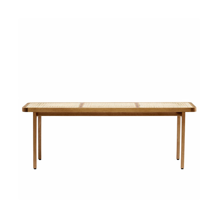 Le Roi Bank von NORR11: Moderne Holzbank mit Rattan-Sitzfläche für Esszimmer oder Flur.