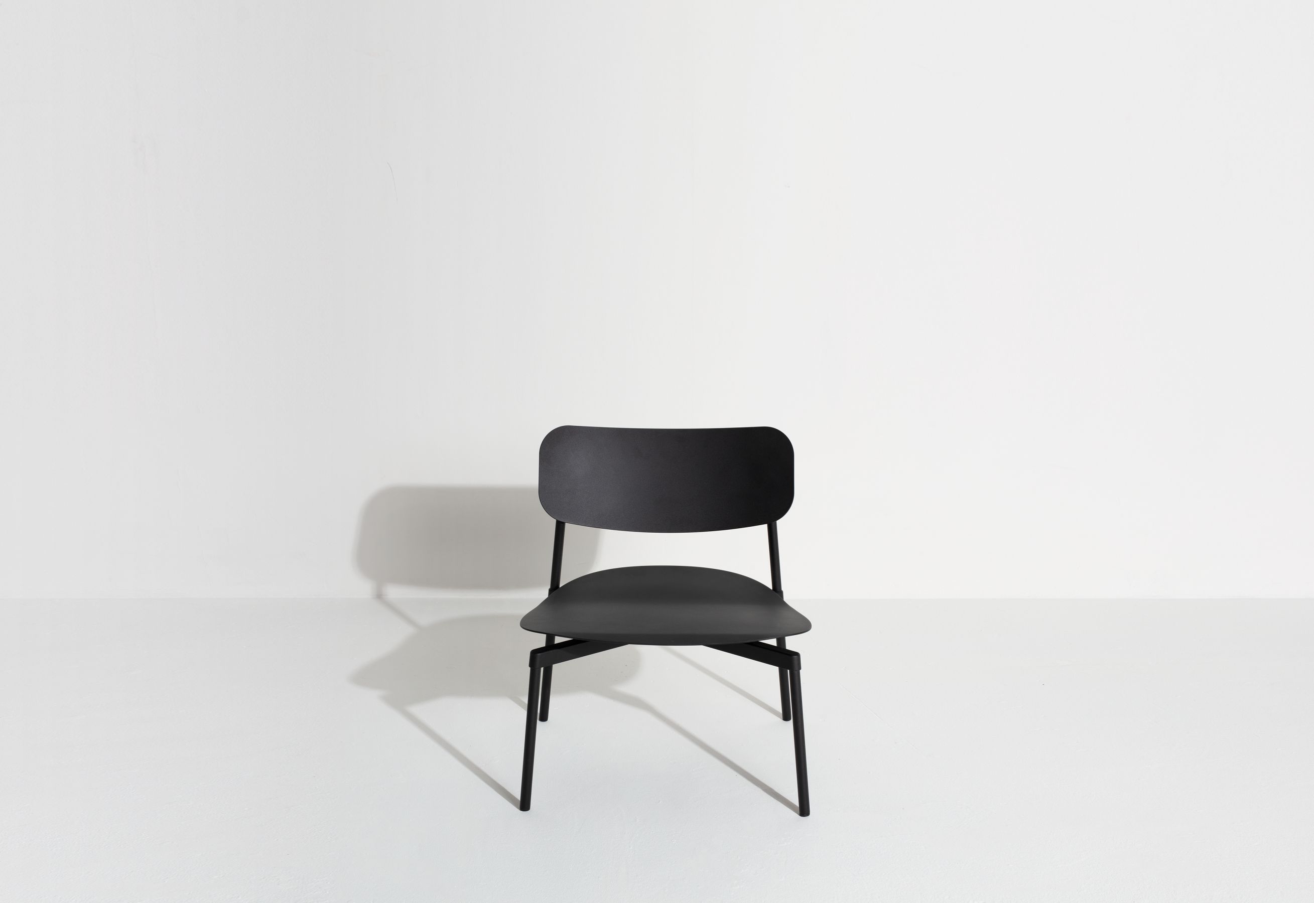 Fromme Lounge Chair fauteuil van Petite Friture 