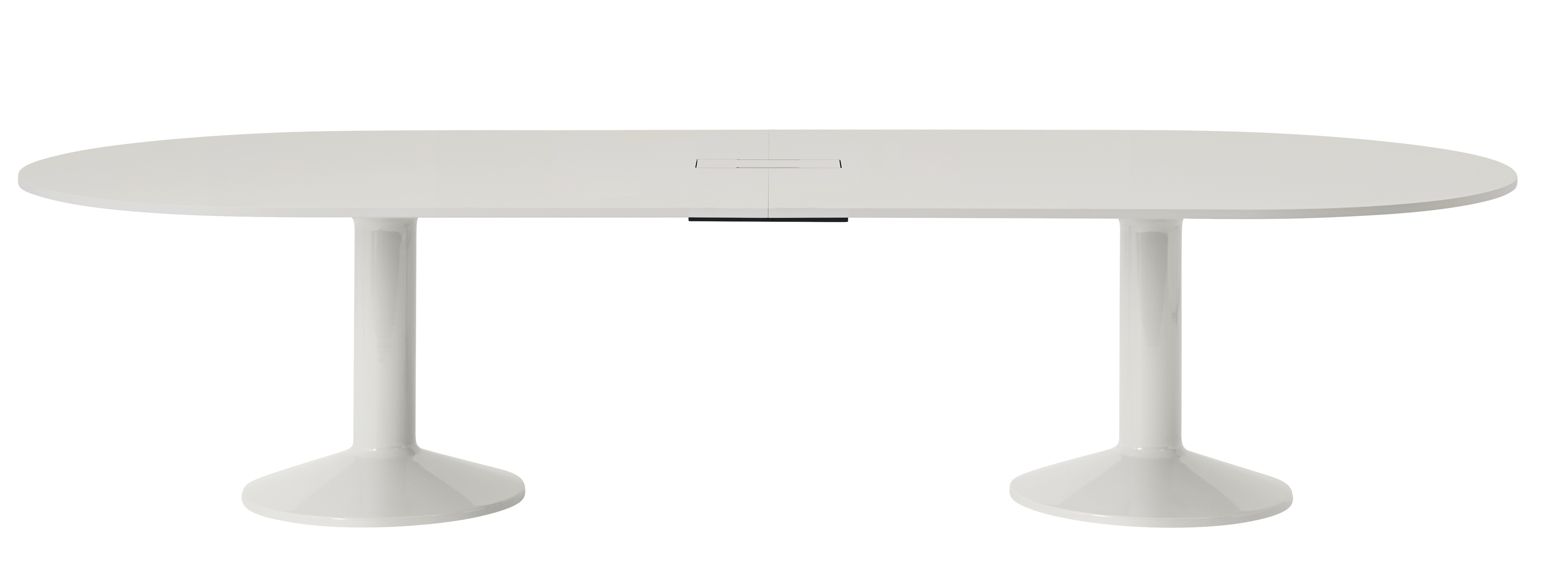 Weißer Midst Konferenztisch von Muuto, oval, mit zwei Beinen und Kabelmanagement für moderne Büros.
