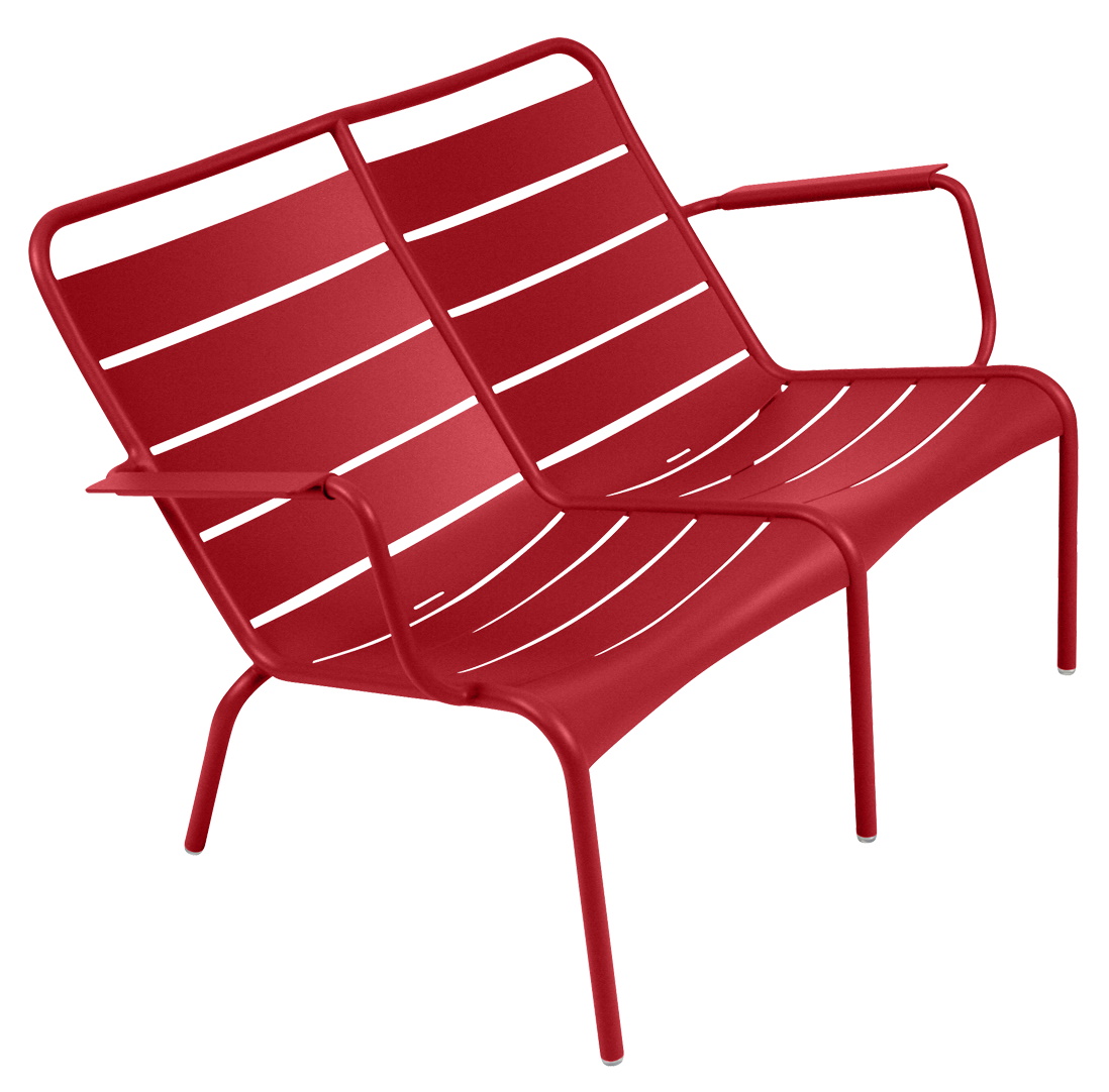 Roter Luxembourg Duo Sessel von Fermob für den Außenbereich, modernes Design mit Armlehnen.