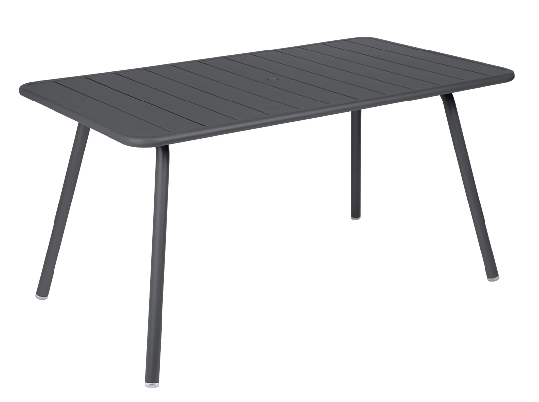 Luxembourg Tisch von Fermob für den Außenbereich, rechteckig und aus anthrazitfarbenem Aluminium.