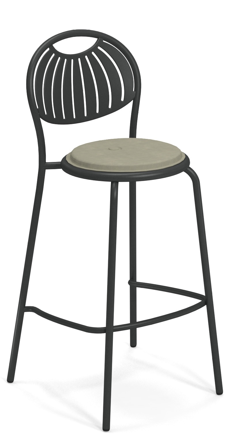 Coupole Barstool von Emu für den Außenbereich: Schwarzer Metallrahmen mit beiger Sitzfläche und Rückenlehne.